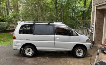 Mitsubishi-delica-l400-diesel-1995-grey-1