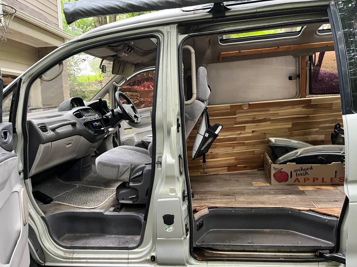 Mitsubishi-delica-l400-diesel-1995-grey-12