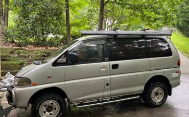 Mitsubishi-delica-l400-diesel-1995-grey-2