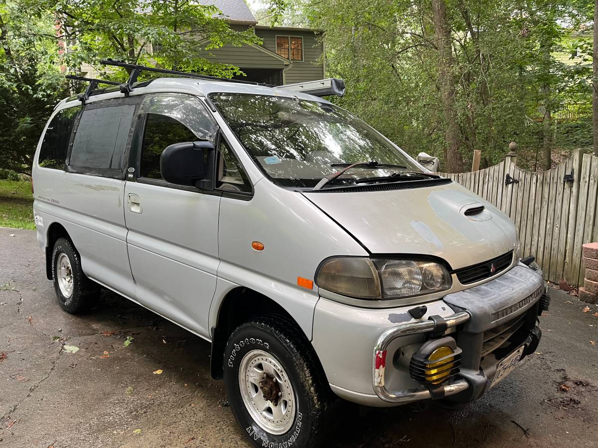 Mitsubishi-delica-l400-diesel-1995-grey