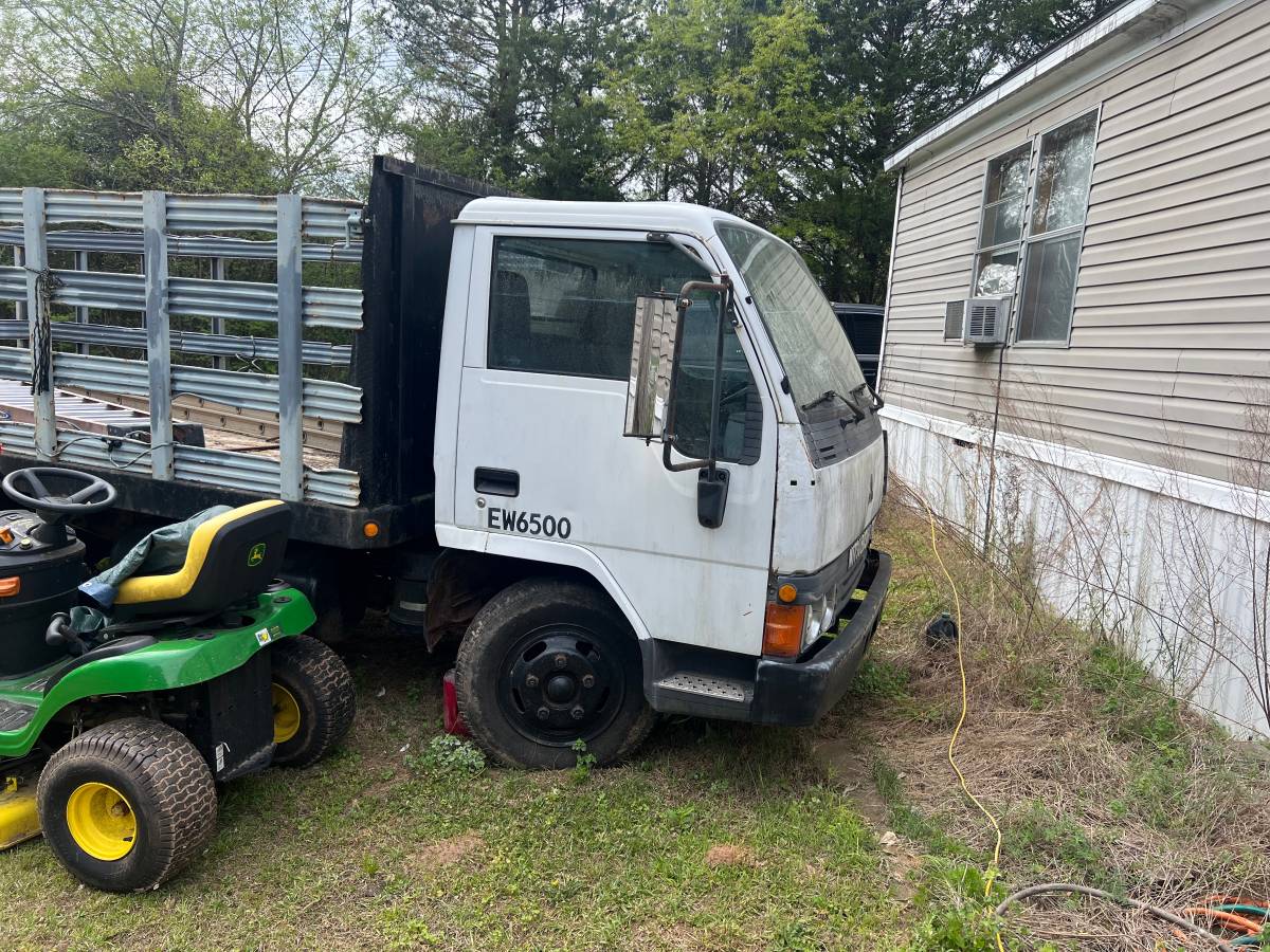 Mitsubishi-diesel-1989-white-3
