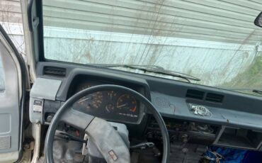Mitsubishi-diesel-1989-white-6