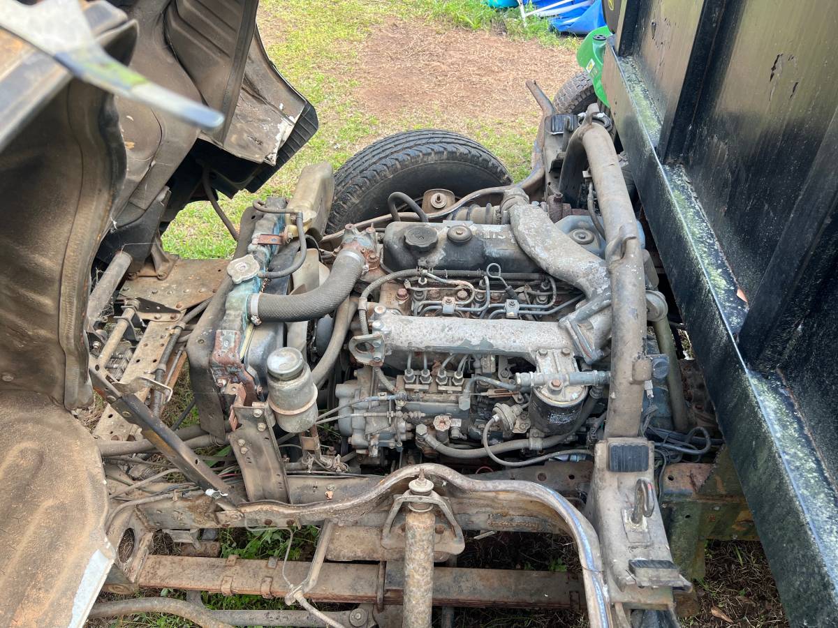 Mitsubishi-diesel-1989-white-9
