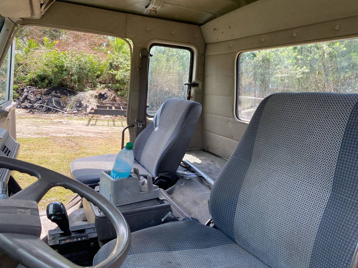 Mitsubishi-fuso-flatbed-fk-mr-diesel-1995-13