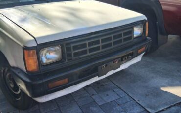 Mitsubishi-might-max-1990-white