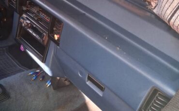 Mitsubishi-might-max-1990-white-5