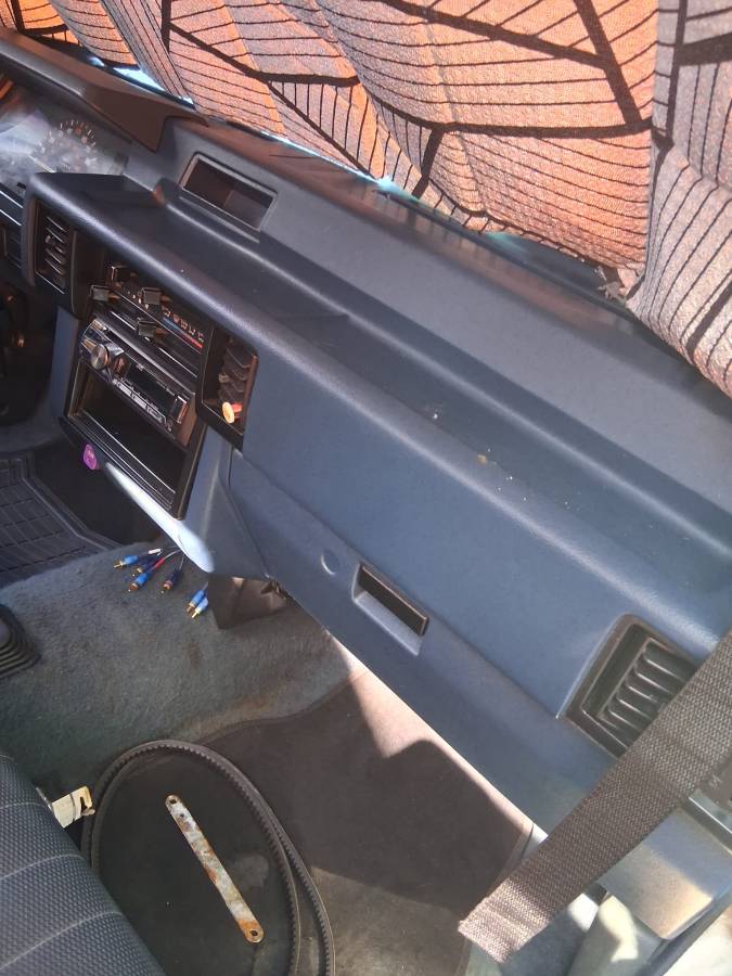Mitsubishi-might-max-1990-white-5