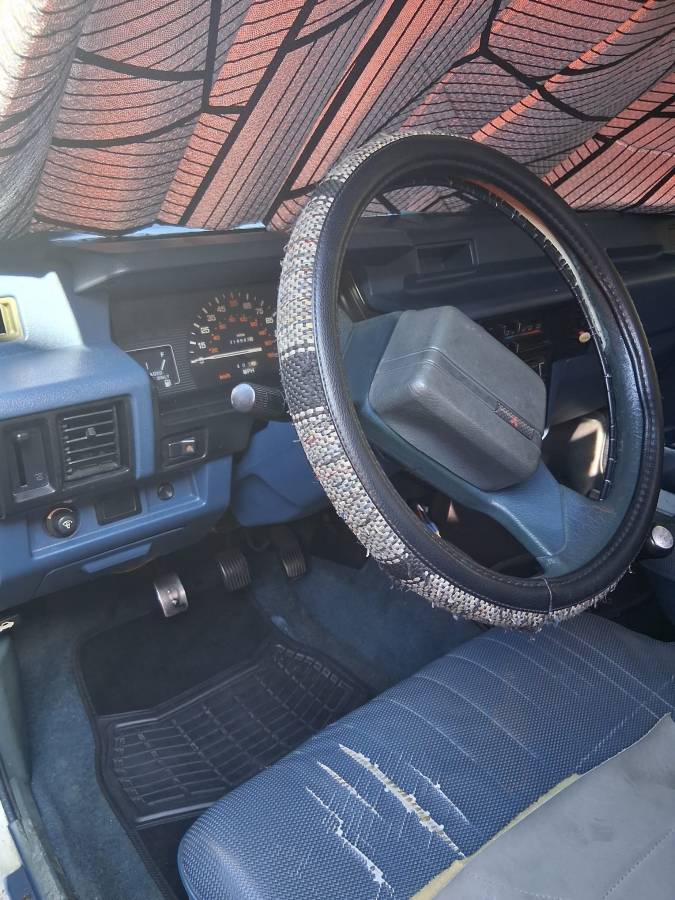 Mitsubishi-might-max-1990-white-7
