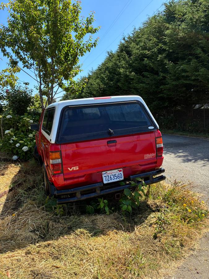 Mitsubishi-mighty-max-1990-red-1