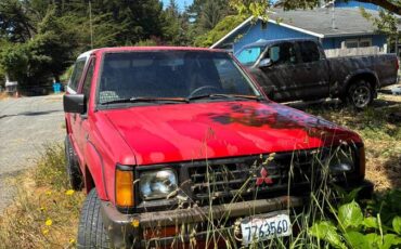 Mitsubishi-mighty-max-1990-red-2