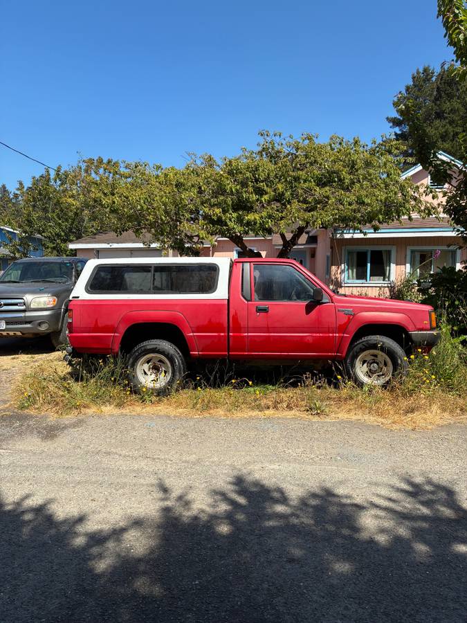 Mitsubishi-mighty-max-1990-red-5