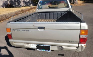 Mitsubishi-mighty-max-1993-silver-2