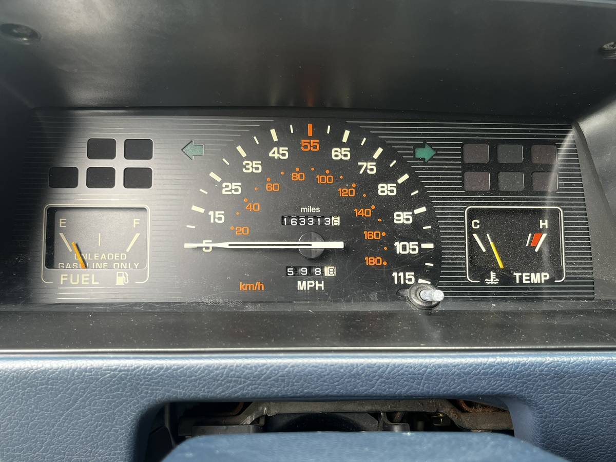 Mitsubishi-mighty-max-1994-white-13