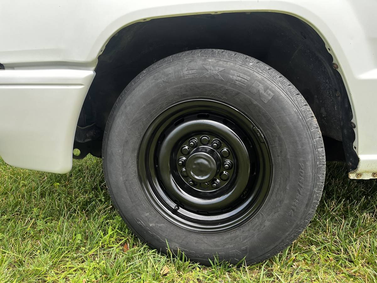 Mitsubishi-mighty-max-1994-white-14