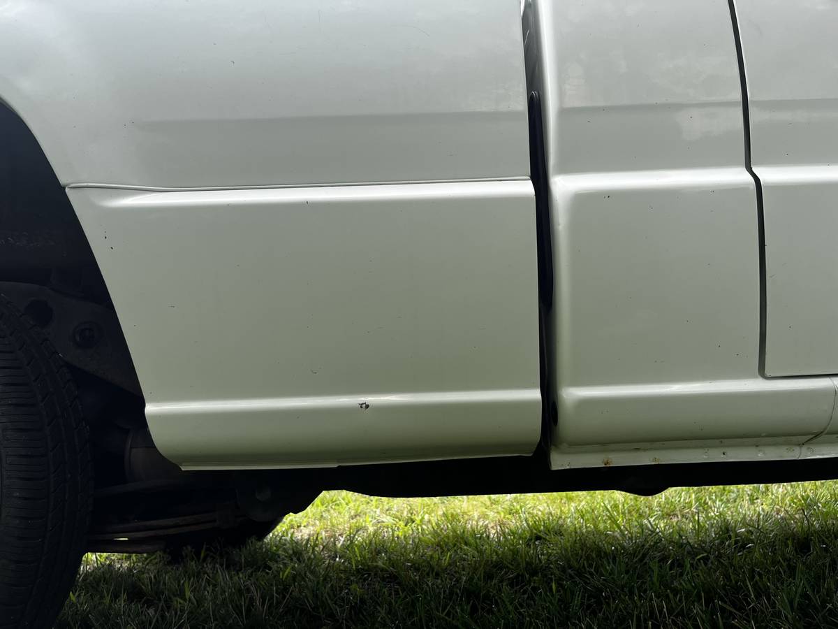 Mitsubishi-mighty-max-1994-white-15