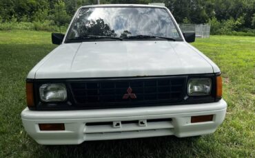 Mitsubishi-mighty-max-1994-white-5