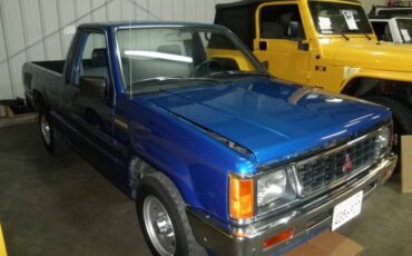 Mitsubishi-mighty-max-regular-cab-pickup-truck-1991-blue-1