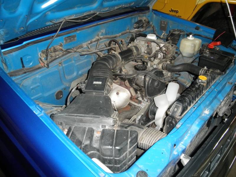 Mitsubishi-mighty-max-regular-cab-pickup-truck-1991-blue-12