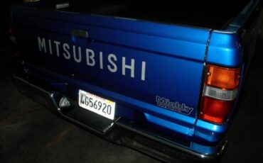 Mitsubishi-mighty-max-regular-cab-pickup-truck-1991-blue-15