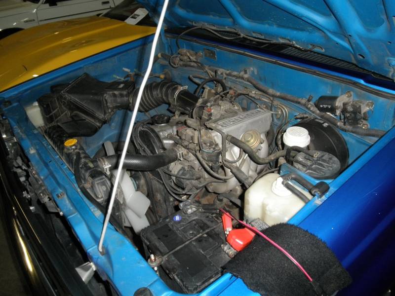 Mitsubishi-mighty-max-regular-cab-pickup-truck-1991-blue-3