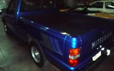 Mitsubishi-mighty-max-regular-cab-pickup-truck-1991-blue-4