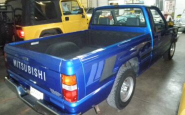 Mitsubishi-mighty-max-regular-cab-pickup-truck-1991-blue-6