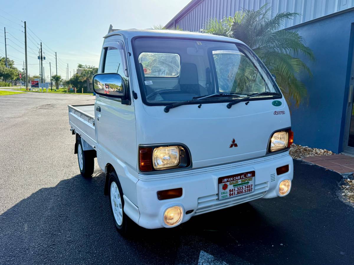 Mitsubishi-mini-truck-1994-white-13