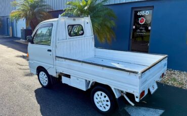 Mitsubishi-mini-truck-1994-white-4