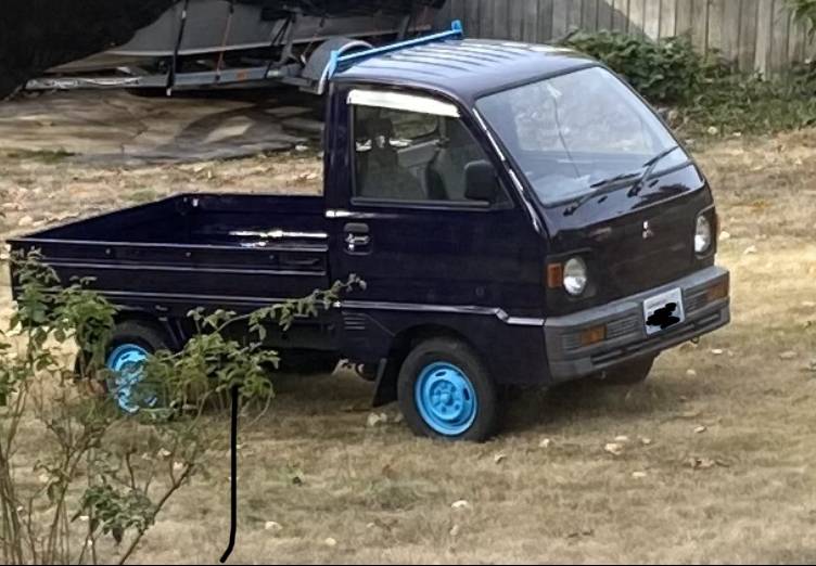 Mitsubishi-minicab-1993-purple