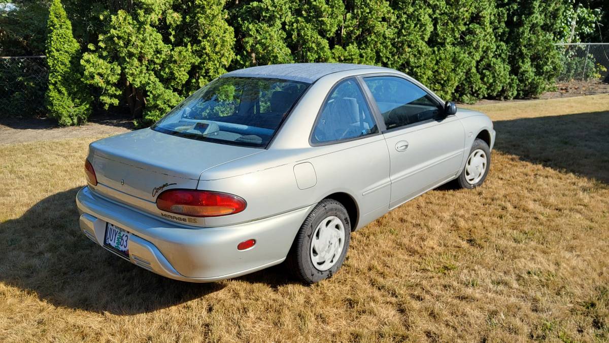 Mitsubishi-mirage-1995-silver-1