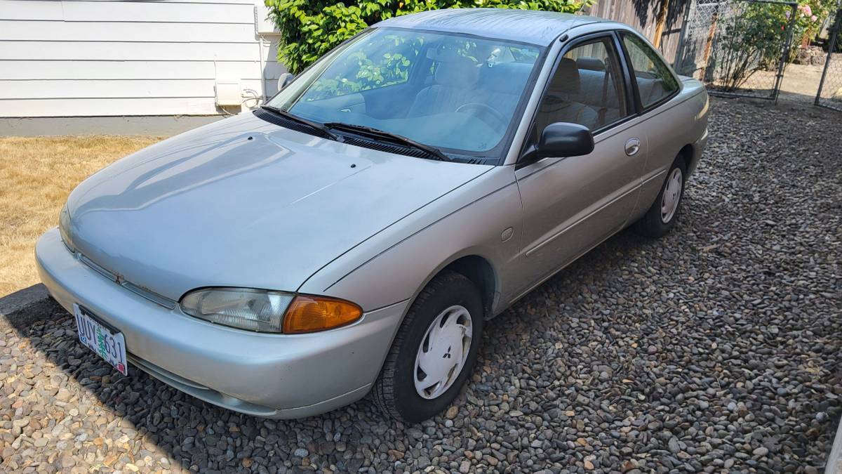 Mitsubishi-mirage-1995-silver-3