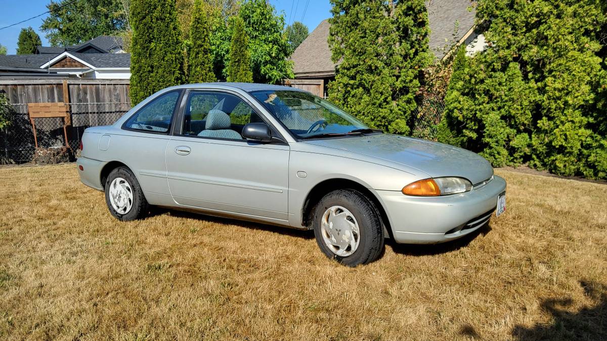 Mitsubishi-mirage-1995-silver