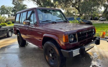 Mitsubishi-montero-1990