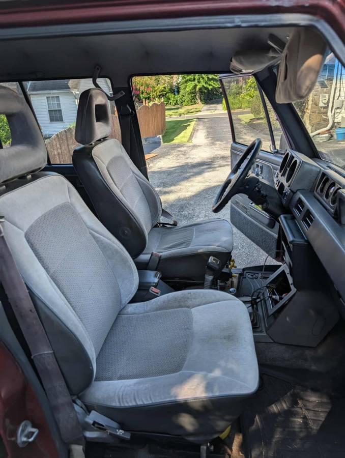 Mitsubishi-montero-1990-red-4