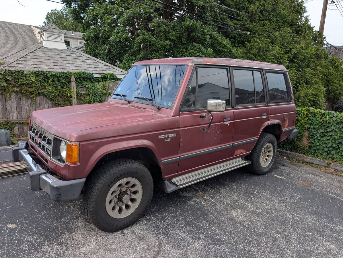 Mitsubishi-montero-1990-red-7