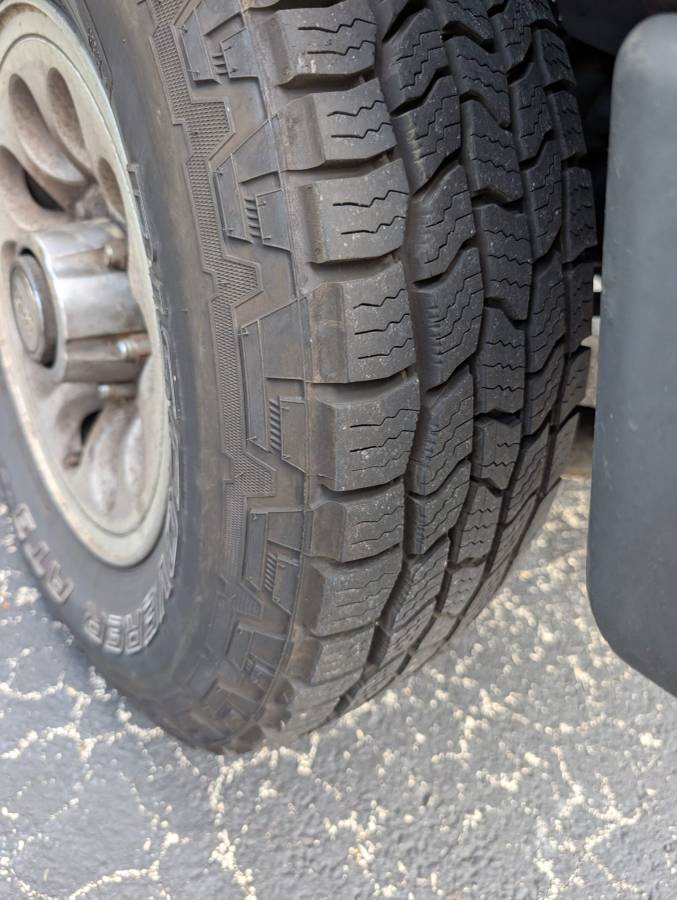 Mitsubishi-montero-1990-red-8