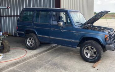 Mitsubishi-montero-1991-blue