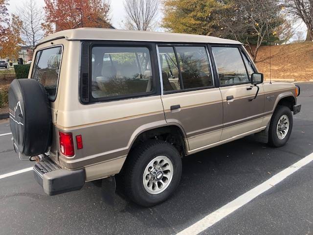Mitsubishi-montero-1991-brown-1