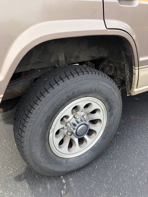 Mitsubishi-montero-1991-brown-11