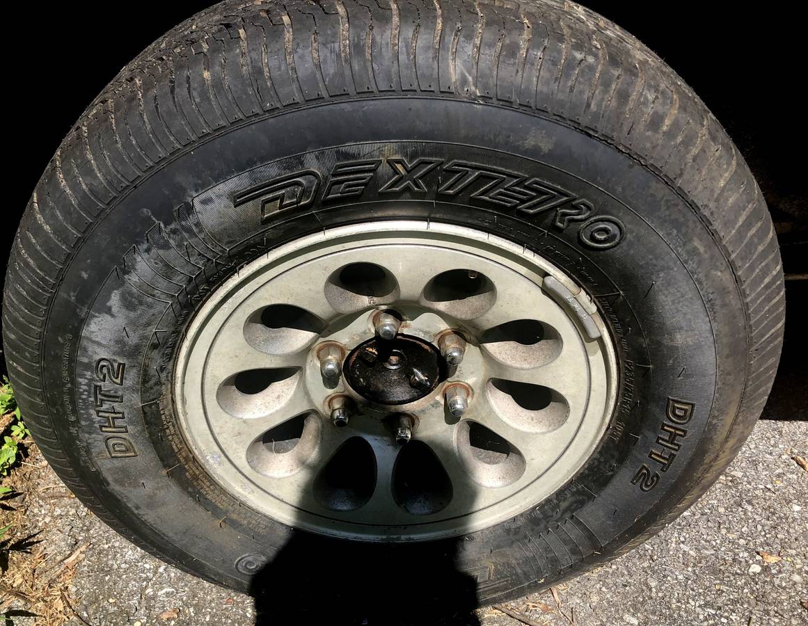 Mitsubishi-montero-1991-brown-2