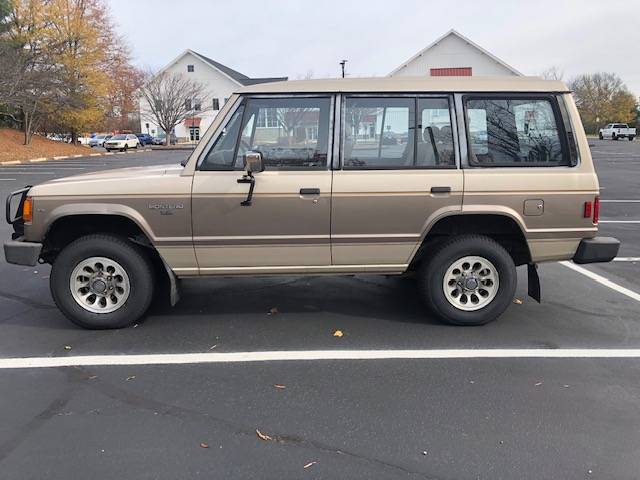 Mitsubishi-montero-1991-brown-2