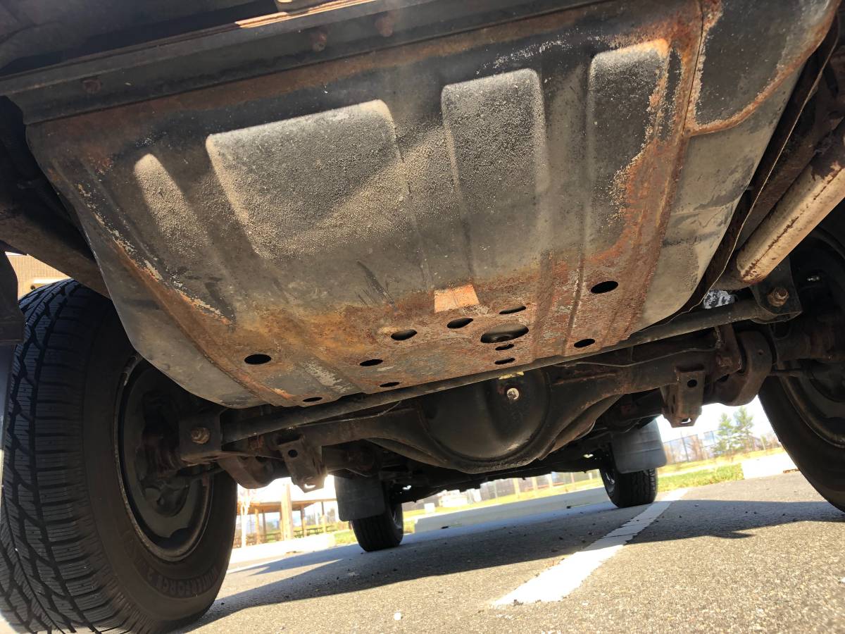 Mitsubishi-montero-1991-brown-20