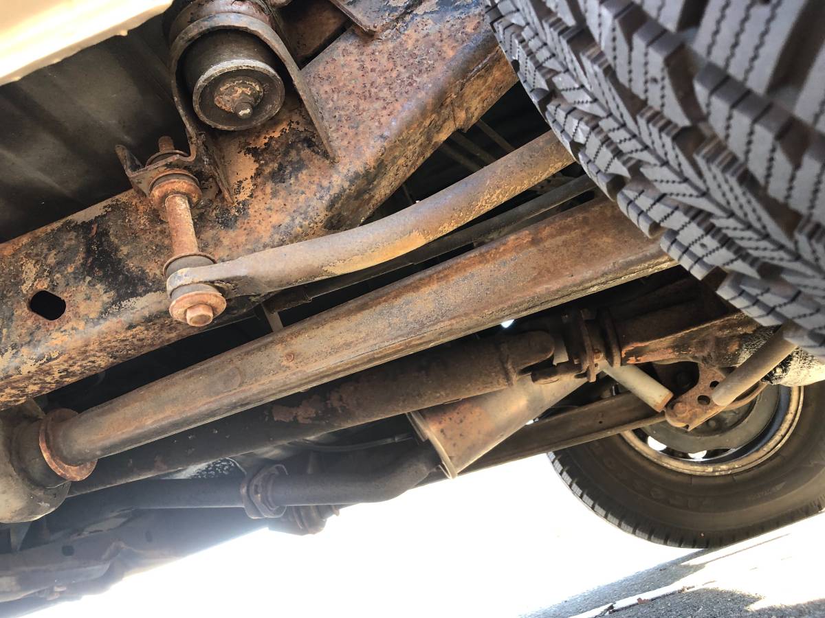 Mitsubishi-montero-1991-brown-21