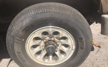 Mitsubishi-montero-1991-brown-3