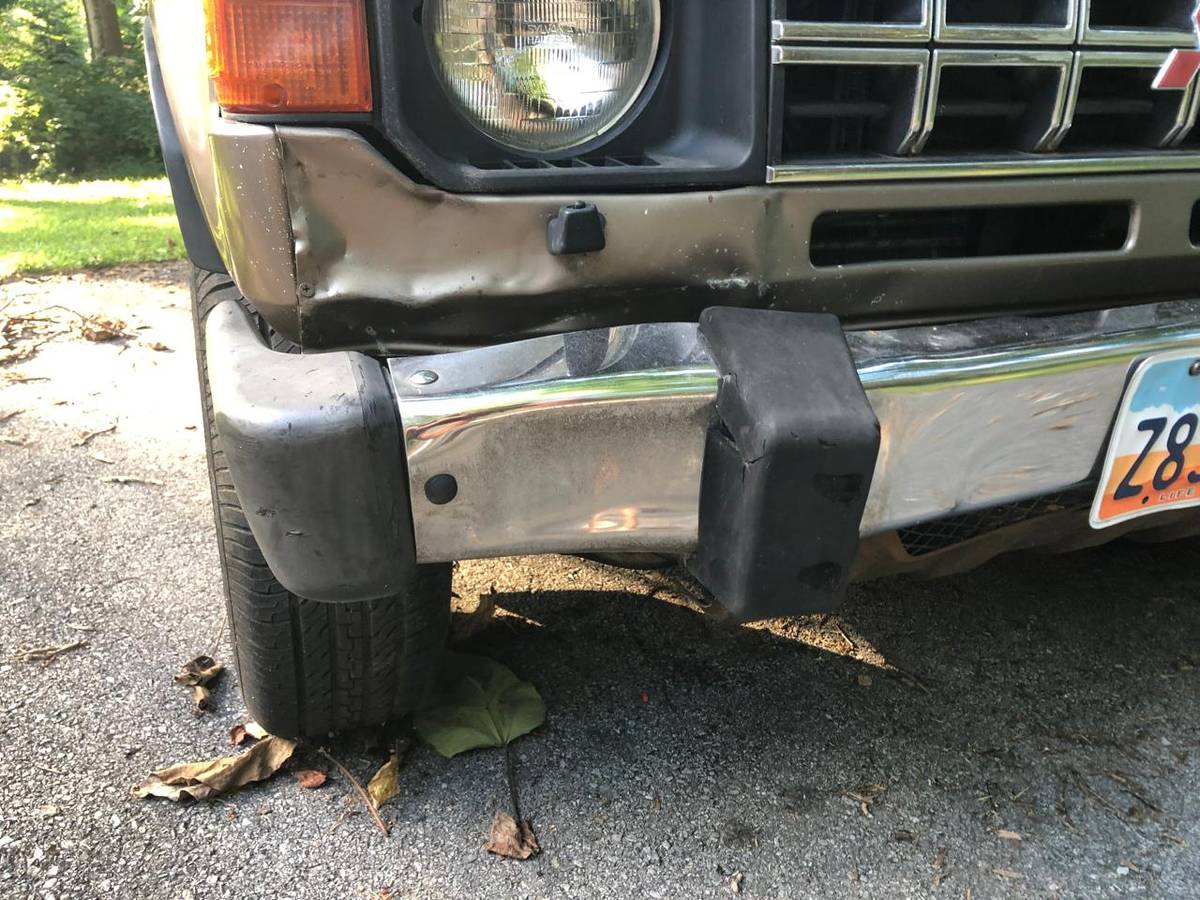 Mitsubishi-montero-1991-brown-4