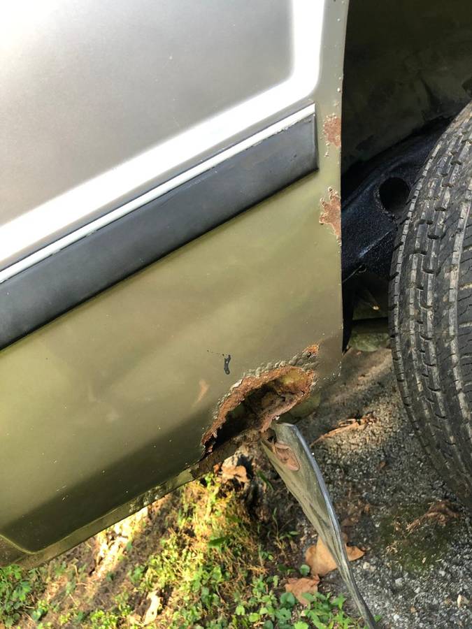 Mitsubishi-montero-1991-brown-5