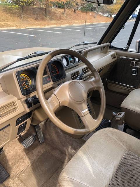 Mitsubishi-montero-1991-brown-7