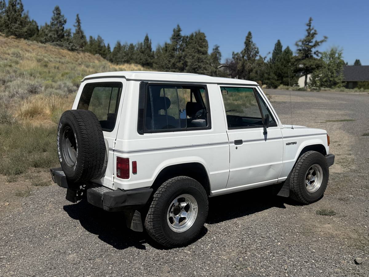 Mitsubishi-montero-sport-1987-1