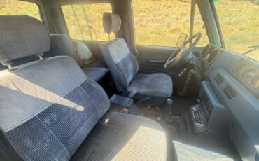 Mitsubishi-montero-sport-1987-10