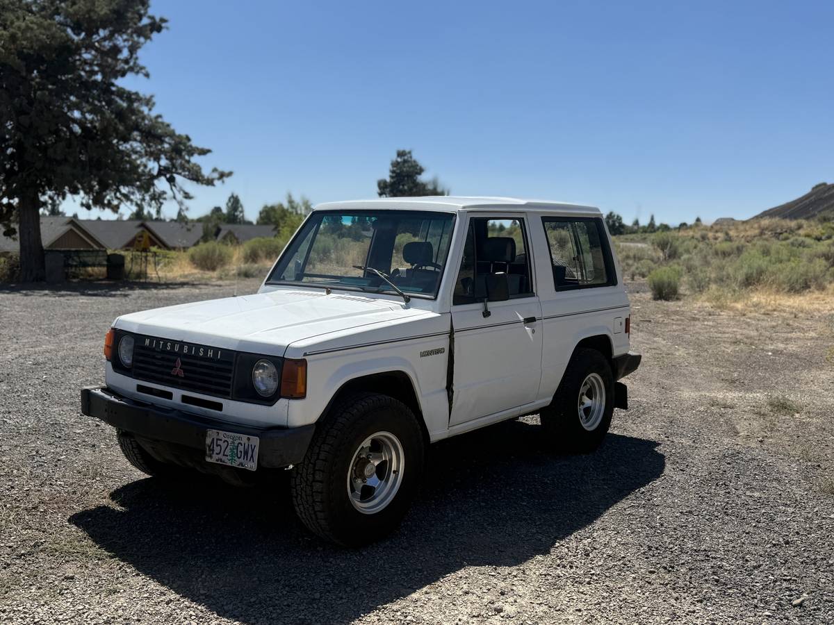 Mitsubishi-montero-sport-1987-12